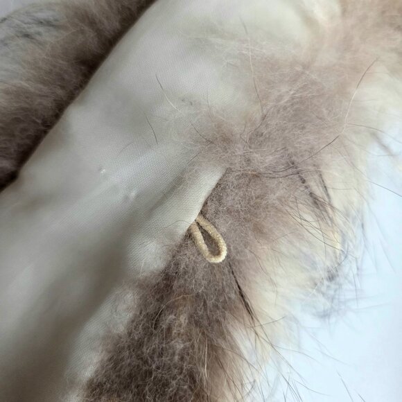 Real fur collar. - Picture 6 of 8